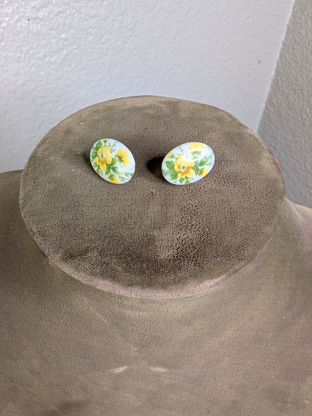Floral Yellow Porcelain Oval Stud Earrings Gold Tone Post Back